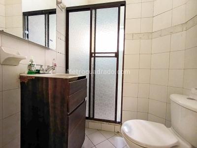 Apartamento de 3 alcobas en arriendo en Laureles, Medellín, 220 m² · foto 12 de 12