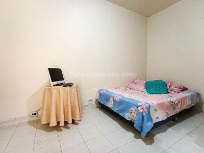Apartamento de 3 alcobas en arriendo en Laureles, Medellín, 220 m² · foto 4 de 12