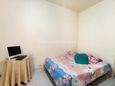 Apartamento de 3 alcobas en arriendo en Laureles, Medellín, 220 m² · foto 8 de 12
