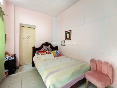 Apartamento de 3 alcobas en arriendo en Laureles, Medellín, 220 m² · foto 9 de 12