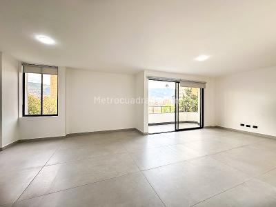 Apartamento de 3 alcobas en arriendo en Florida Nueva, Medellín, 146 m² · foto 3 de 17