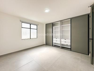 Apartamento de 3 alcobas en arriendo en Florida Nueva, Medellín, 146 m² · foto 8 de 17