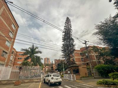 Apartamento de 3 alcobas en arriendo en Belen La Mota, Medellín, 100 m² · foto 2 de 3