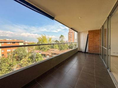 Apartamento en arriendo en Loma Del Esmeraldal, Envigado · foto 2 de 11