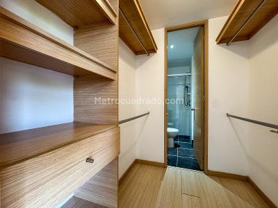 Apartamento en arriendo en Loma Del Esmeraldal, Envigado · foto 8 de 11