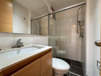 Apartamento en arriendo en Loma Del Esmeraldal, Envigado · foto 9 de 11