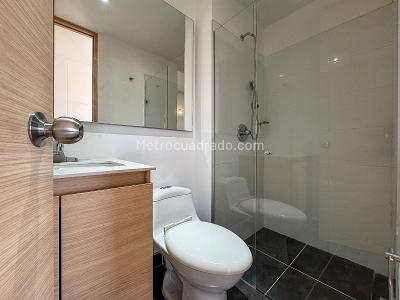 Apartamento en arriendo en Loma Del Esmeraldal, Envigado · foto 10 de 11