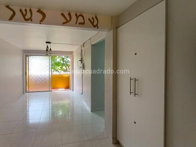Apartamento de 3 alcobas en arriendo en Belen Los Alpes, Medellín, 70 m² · foto 2 de 11