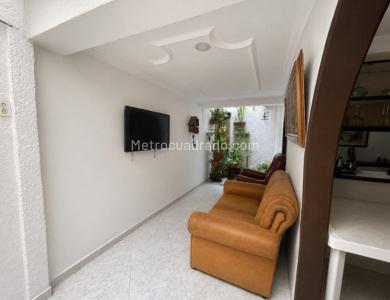 Casa de 3 alcobas en venta en Belen La Nubia, Medellín, 151 m² · foto 3 de 8
