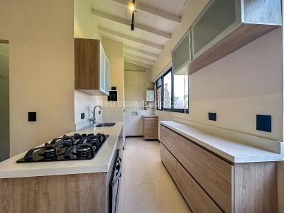 Apartaestudio en arriendo en El Poblado, Medellín, 67 m² · foto 4 de 13