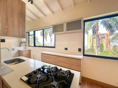 Apartaestudio en arriendo en El Poblado, Medellín, 67 m² · foto 5 de 13