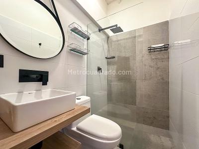 Apartaestudio en arriendo en El Poblado, Medellín, 67 m² · foto 8 de 13