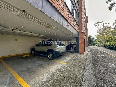 Apartaestudio en arriendo en El Poblado, Medellín, 67 m² · foto 12 de 13