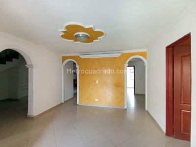 Apartamento de 4 alcobas en venta en Obrero, Bello, 123 m² · foto 3 de 19