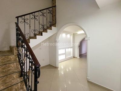 Apartamento de 4 alcobas en venta en Obrero, Bello, 123 m² · foto 5 de 19