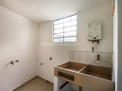 Apartamento de 4 alcobas en venta en Obrero, Bello, 123 m² · foto 12 de 19