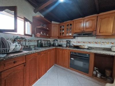 Casa de 1 alcoba en venta en Belen Malibu, Medellín, 131 m² · foto 4 de 13