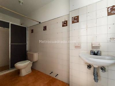 Casa en arriendo en Santa Monica, Medellín · foto 14 de 20