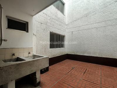 Casa en arriendo en Santa Monica, Medellín · foto 19 de 20