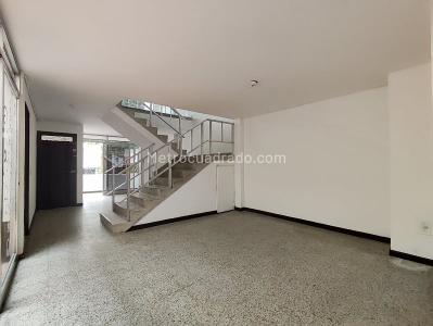 Casa en arriendo en Santa Monica, Medellín · foto 3 de 20