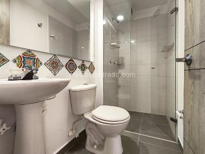 Apartamento de 3 alcobas en arriendo en Loma De Los Bernal, Medellín, 55 m² · foto 8 de 13