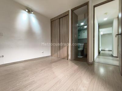 Apartamento de 3 alcobas en arriendo en Loma De Los Bernal, Medellín, 55 m² · foto 5 de 13