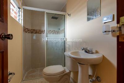 Apartamento de 3 alcobas en arriendo en Belen San Bernardo, Medellín, 95 m² · foto 11 de 12
