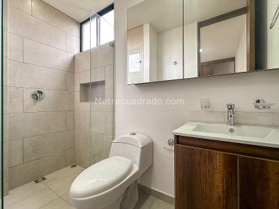 Apartamento de 3 alcobas en arriendo en Belen Miravalle, Medellín, 90 m² · foto 11 de 12