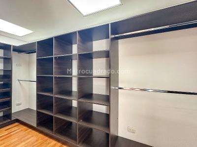 Apartamento de 3 alcobas en arriendo en Laureles, Medellín, 125 m² · foto 8 de 14