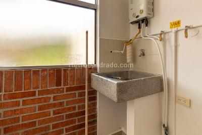 Apartamento de 3 alcobas en arriendo en Belen Rincon, Medellín, 59 m² · foto 5 de 11