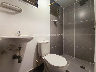 Apartamento de 3 alcobas en arriendo en Belen Parque, Medellín, 80 m² · foto 5 de 5
