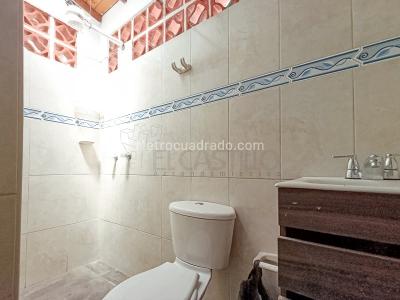 Apartamento de 2 alcobas en arriendo en Belen Parque, Medellín, 40 m² · foto 7 de 9
