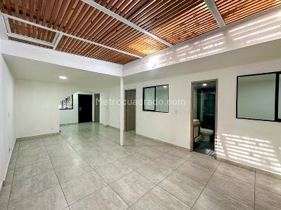 Casa de 5 alcobas en arriendo en Belen San Carlos, Medellín, 140 m² · foto 2 de 14