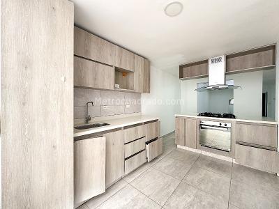 Casa de 5 alcobas en arriendo en Belen San Carlos, Medellín, 140 m² · foto 5 de 14