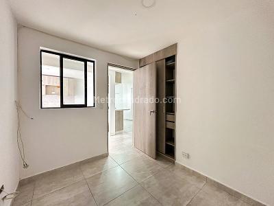 Casa de 5 alcobas en arriendo en Belen San Carlos, Medellín, 140 m² · foto 8 de 14