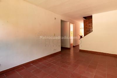 Casa de 3 alcobas en arriendo en Belen Las Violetas, Medellín, 130 m² · foto 3 de 11