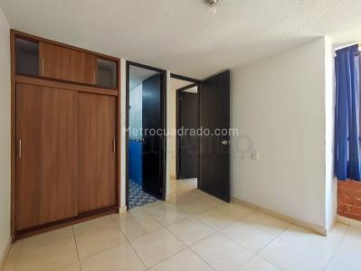 Apartamento de 3 alcobas en arriendo en Loma De Los Bernal, Medellín, 57 m² · foto 5 de 9