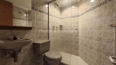 Apartamento de 3 alcobas en arriendo en Belen Malibu, Medellín, 80 m² · foto 9 de 12