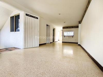 Apartamento de 2 alcobas en arriendo en Belen San Bernardo, Medellín, 95 m² · foto 2 de 7