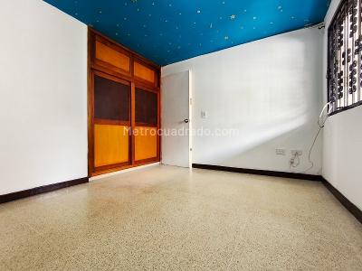 Apartamento de 2 alcobas en arriendo en Belen San Bernardo, Medellín, 95 m² · foto 4 de 7