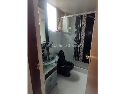 Casa de 5 alcobas en venta en Centro Americas, Bogotá, 307 m² · foto 13 de 20