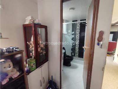 Casa de 5 alcobas en venta en Centro Americas, Bogotá, 307 m² · foto 14 de 20