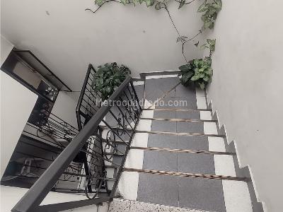 Casa de 5 alcobas en venta en Centro Americas, Bogotá, 307 m² · foto 15 de 20