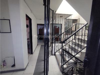 Casa de 5 alcobas en venta en Centro Americas, Bogotá, 307 m² · foto 8 de 20