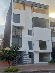 Office for rent in LAGO NOGAL, Bogotá