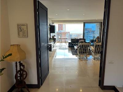 Apartamento de 3 alcobas en venta en La Calera, Medellín, 315 m² · foto 3 de 20