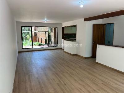 Casa de 3 alcobas en venta en Las Brujas, Envigado, 142 m² · foto 2 de 20