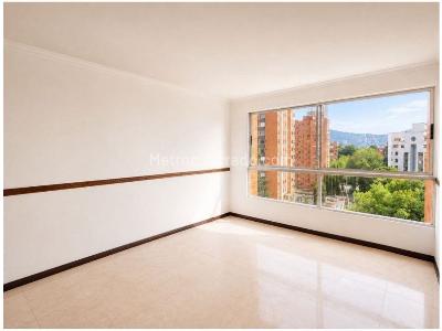 Apartamento de 3 alcobas en venta en Los Balsos, Medellín, 168 m² · foto 4 de 18