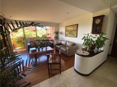 Apartamento de 3 alcobas en venta en Los Balsos, Medellín, 167 m² · foto 2 de 16