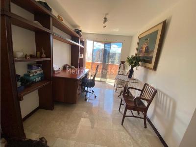 Apartamento de 3 alcobas en venta en Los Balsos, Medellín, 167 m² · foto 10 de 16